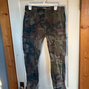 Levis Camo cargo pants